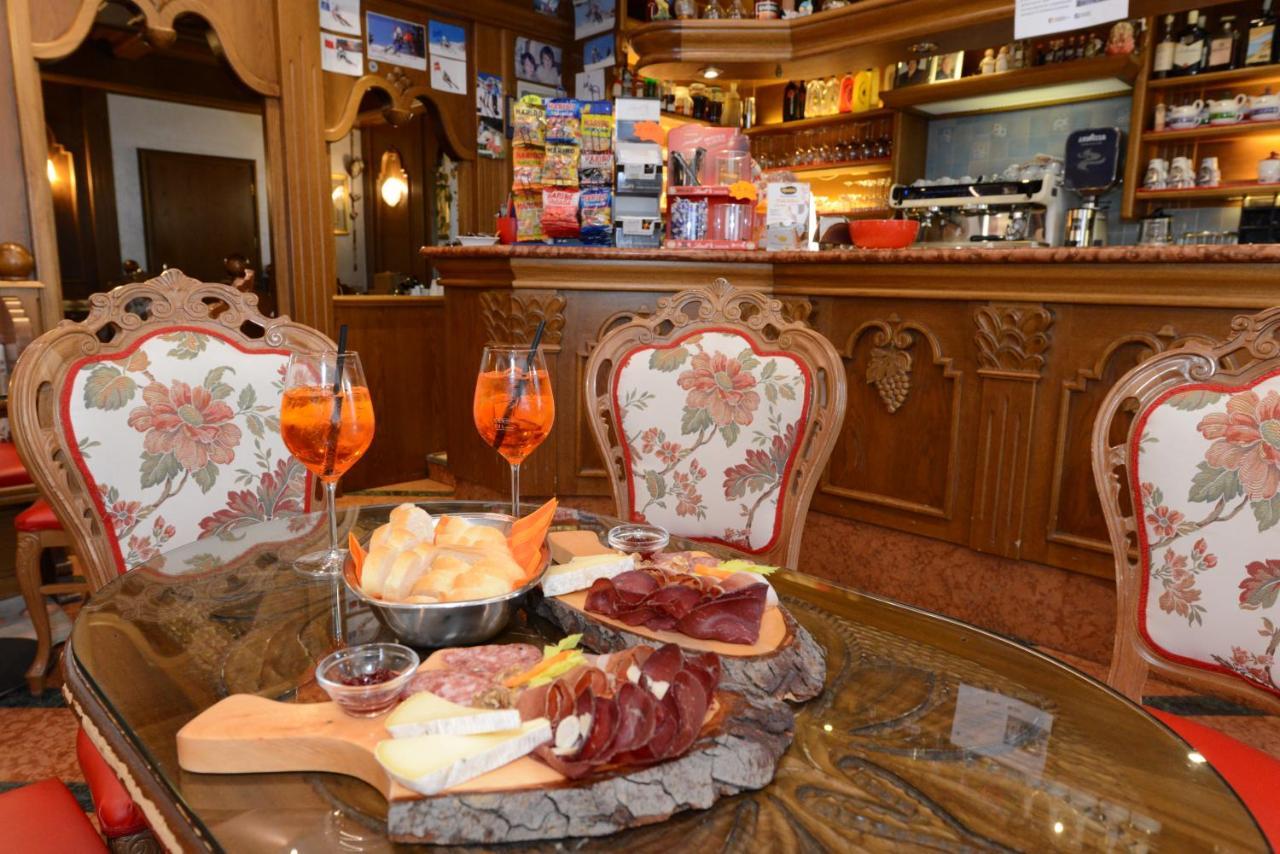 Hotel Sole Passo del Tonale Bagian luar foto