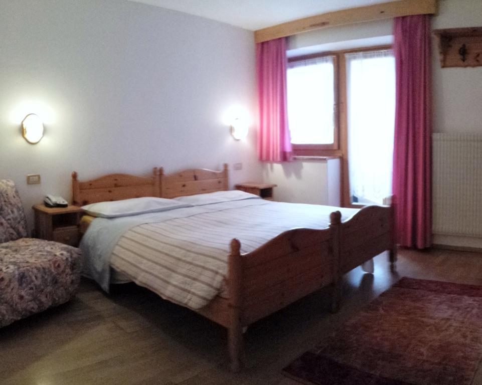 Hotel Sole Passo del Tonale Ruang foto